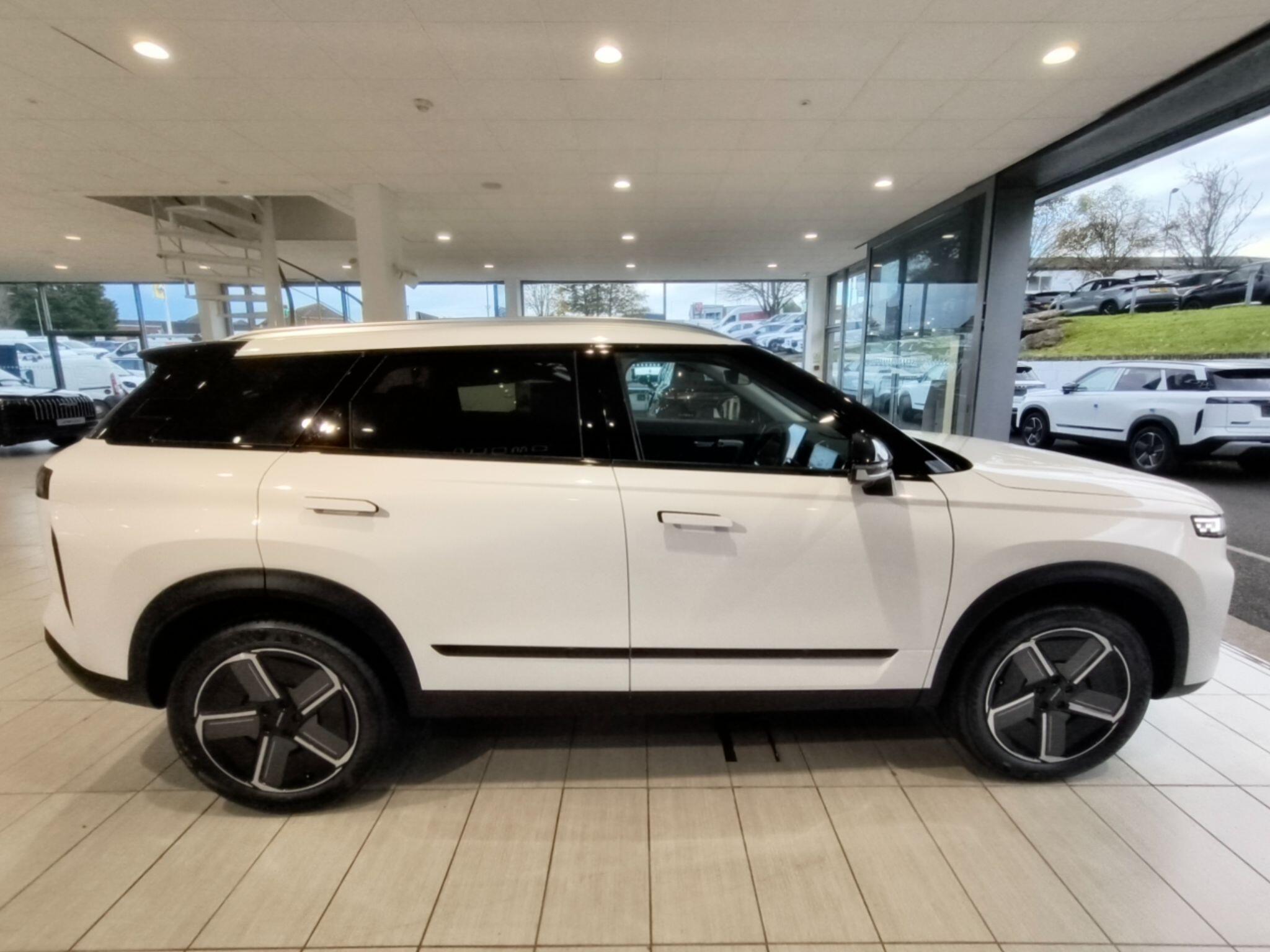 Large vehicle image